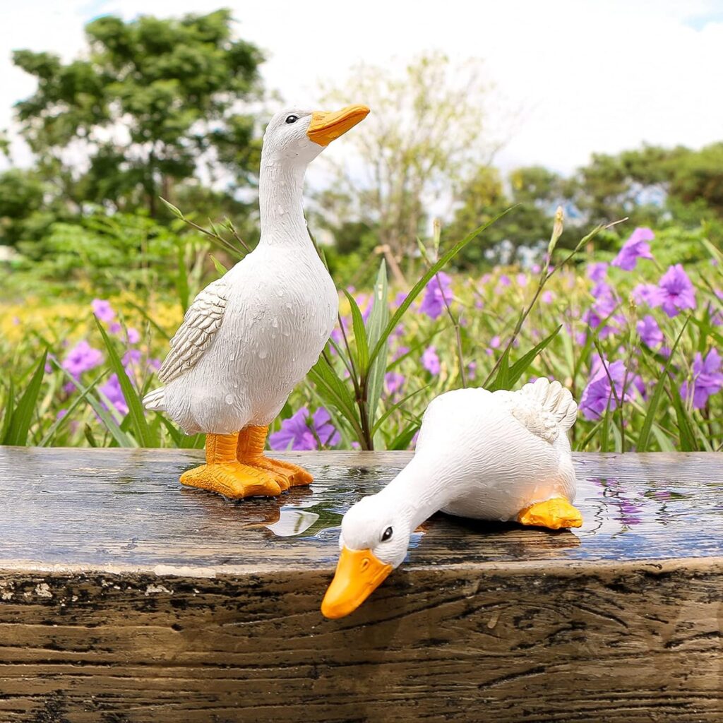 BomKra A Family of Three Ducks Garden Ornaments Outdoor Decorations Resin Goose Sculpture Statue Pond Fairy Garden Decor, Funny Animal Decorations Gardening Gifts