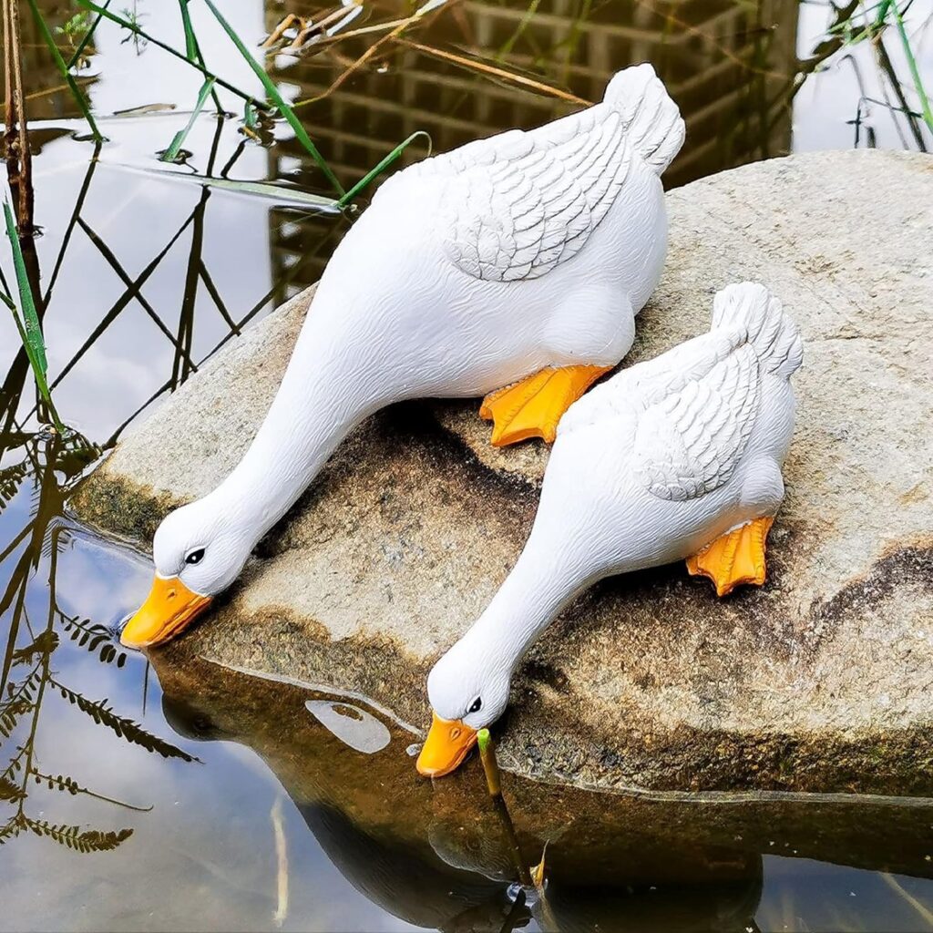 BomKra A Family of Three Ducks Garden Ornaments Outdoor Decorations Resin Goose Sculpture Statue Pond Fairy Garden Decor, Funny Animal Decorations Gardening Gifts